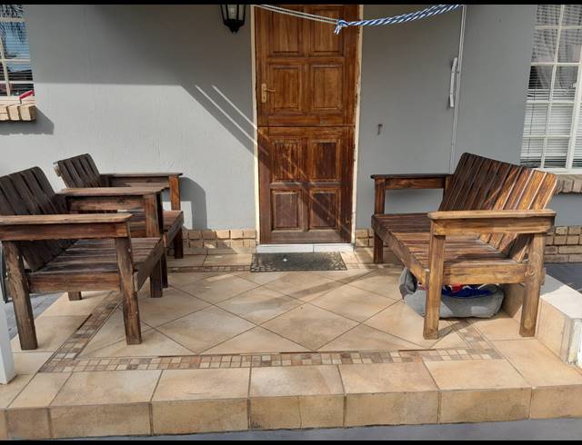 4 BEDROOM HOUSE FOR SALE IN WATERVAL EAST